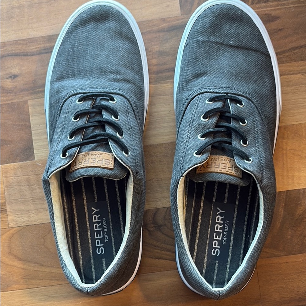 Men’s Sperry Gray Sneakers with Suede Upper and White Sole